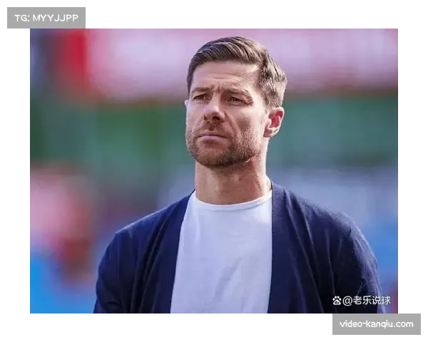 替补席上的泪水:勒沃库森球员告别哈维·阿隆索 替补席上的泪水:勒沃库森球员告别哈维·阿隆索